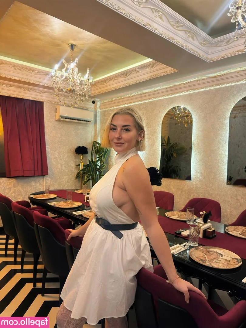 Ezgi Ergenc [ ezgi-ergenc ] - I just can't keep my hands off my pussy!