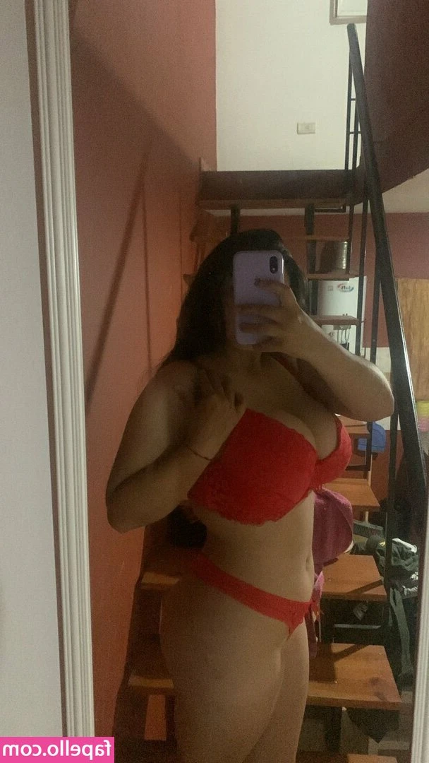 milaaagros_rd [ milaaagros-rd ] - let’s watch a movie? 😘