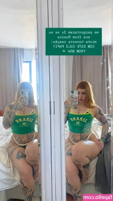 Luana Hermanni [ luana-hermanni ] - But first  let me take a selfie