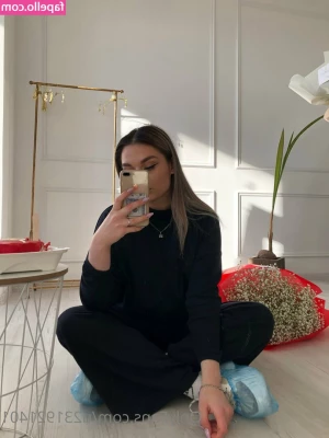 cassie_flower [ cassie-flower ] - More booty and Nudity as usual