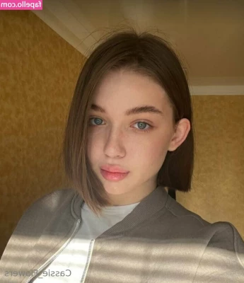 cassie_flower [ cassie-flower ] - Here is a rare CØACH self milking   this time with the Fleshjack