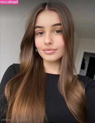 cassie_flower [ cassie-flower ] - Just having a bit of fun now, shaking that ass🤣