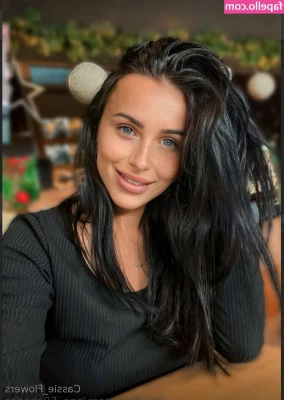 cassie_flower [ cassie-flower ] - short top and shorts, beautiful makeup and ready to fill this night