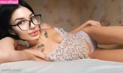 cassie_flower [ cassie-flower ] - Do I make your cock hard?? 🍆 Don't forget to ask me for CUSTOM
