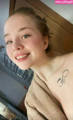 cassie_flower [ cassie-flower ] - Got my friend who doesn’t smoke cigarettes to smoke a 120……..