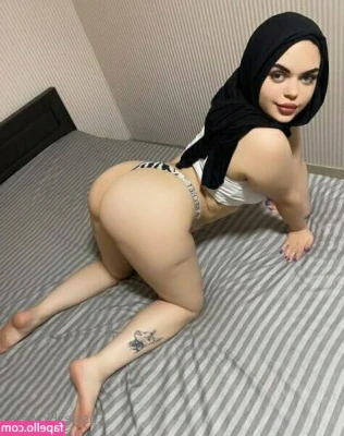 cassie_flower [ cassie-flower ] - Whatcha think this pussy tastes like? 😜😜 Comment below i cant