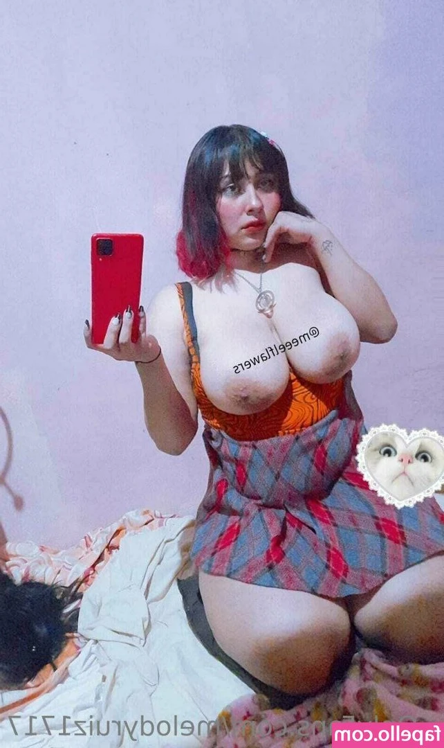 Melody_ruiz17 [ melody-ruiz17 ] - Anyone rubbing one out to me? Swipe and stroke