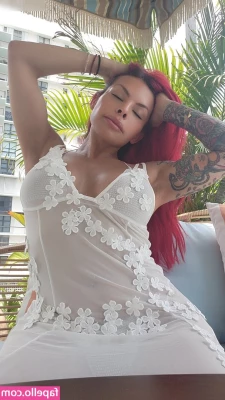 TS Foxxy [ ts-foxxy ] - How do these shorts look on me 👩🏾‍⚕️😏