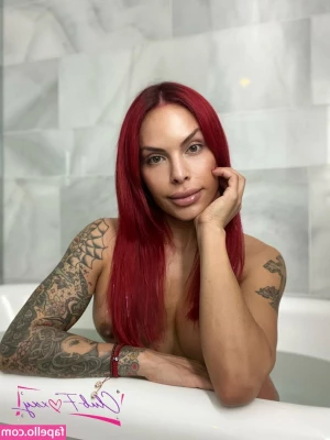 TS Foxxy [ ts-foxxy ] - When you come in my pool...