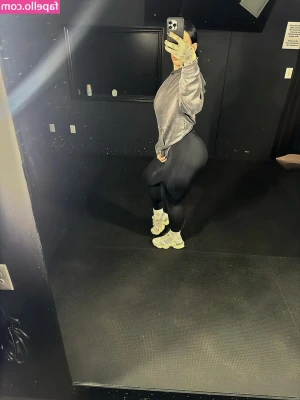 savvybanx - lap dance or private room?