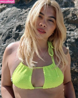 Hayley Kiyoko [ hayley-kiyoko ] - Rise and shine