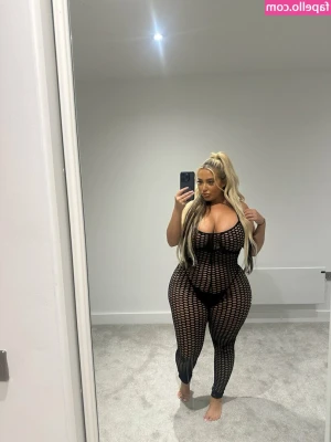 Chloe Amber