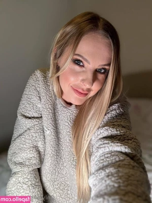 lucy_robinson [ lucy-robinson ] - Guess who is back lovelies  lt 3
