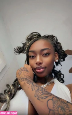 Kaylanicolejones - Insert here 😉