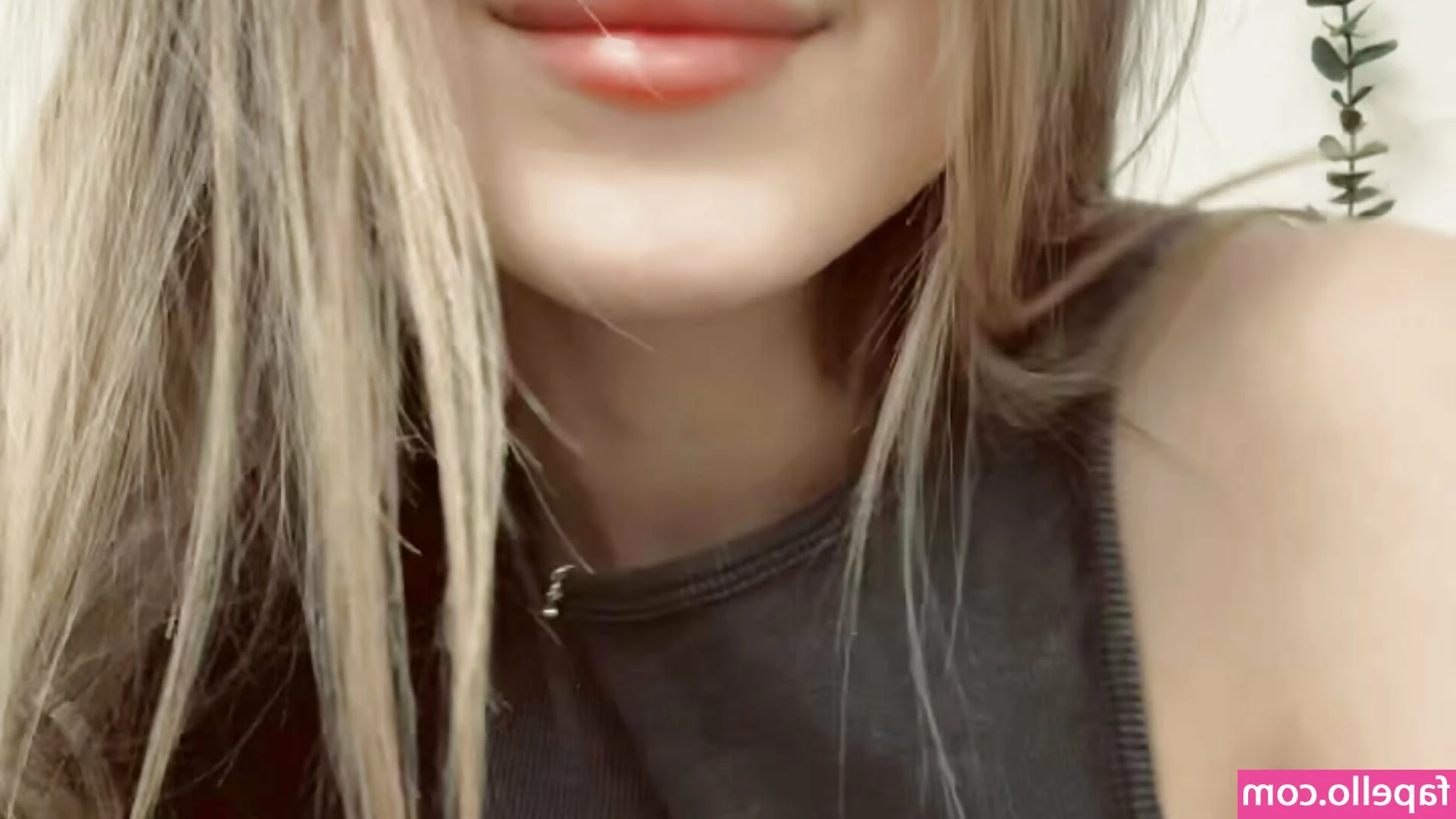 Lina_away [ lina-away ] - i wish i was sucking urs instead 👉🏻👈🏻