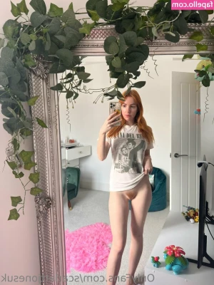 scarlettjonesuk - wish you were here 👀