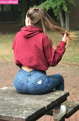 Larissaxra - FREE FREE FREE     Hot Girl Alert  nbsp abrilsweety nbsp  WELCOME TO