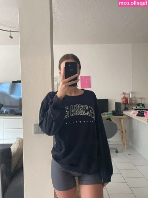 Larissaxra - I drool over this photo  Fuck my man is sexy