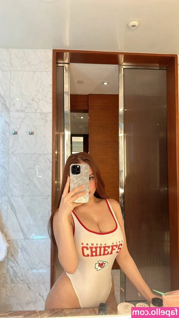 Myvonnieta - I want to sit my booty on you 😍😉