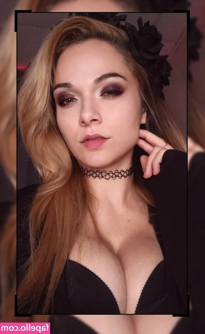 RoseRedGoddess - 30 minutes gang-bang movie with countless creampie and swallow