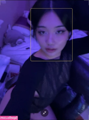 annabbly - Who’s gaming today?! Would you want me to suck you’re cock while