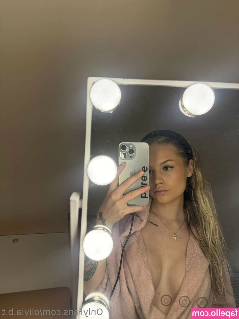 olivia.b.t [ olivia-b-t ] - Teasing his tip