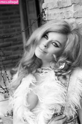 Elke Sommer [ elke-sommer ] - Can you hear that wet 😻