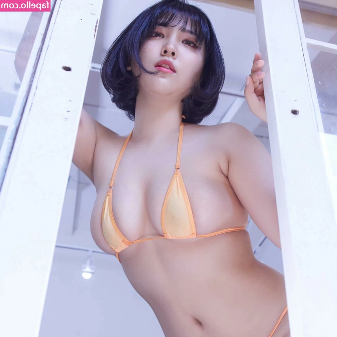Hana Song [ hana-song ] - Getting ready for Halloween!! 🎃 what costume would be nice for me