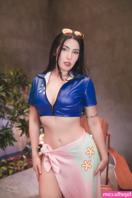 Danievedo [ danievedo-1 ] - Cruella needs a foot rub