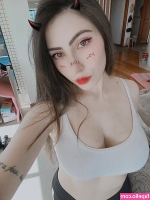Danievedo [ danievedo-1 ] - Lick my nipple