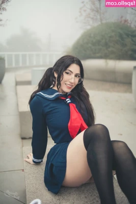Danievedo [ danievedo-1 ] - Lean closer, I'm gonna tell you a secret. Jk just gonna tickle you