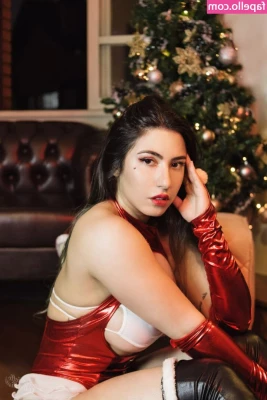Danievedo [ danievedo-1 ] - Day after Thanksgiving calls for red💋🌹❤ couldn't pick a