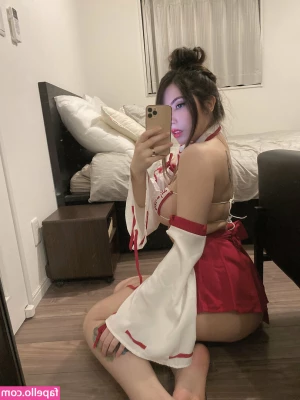 Danievedo [ danievedo-1 ] - falta algo en mi cama  ese algo eres tú