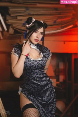 Danievedo [ danievedo-1 ] - Someone come hold this booty