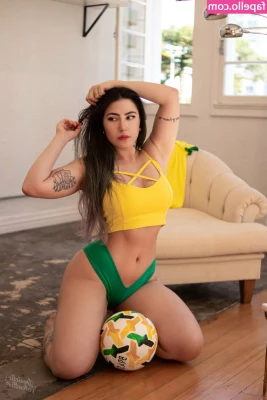 Danievedo [ danievedo-1 ] - Want to smell me