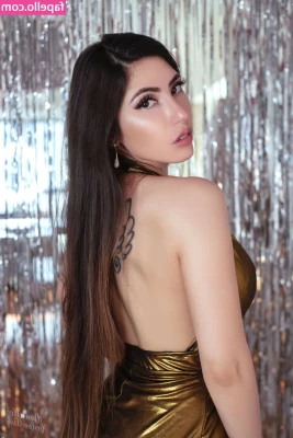 Danievedo [ danievedo-1 ] - This perfect view gets even better in my DMs. 😘
