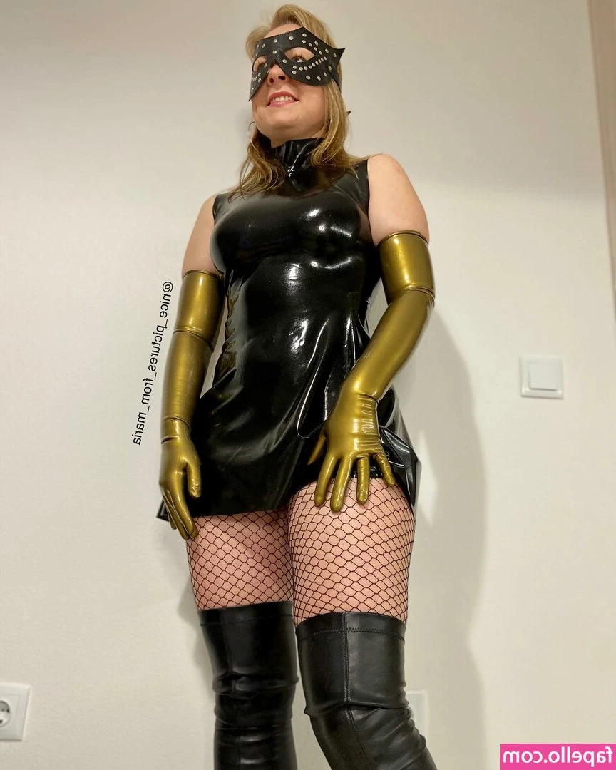 nice_pictures_from_maria [ nice-pictures-from-maria ] - a cut from the other day streaming with clipclop 💗 this is one of
