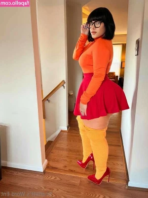 Scarlett Cakez [ scarlett-cakez ] - Butt plug, dildo and pillow humping 🍑💦