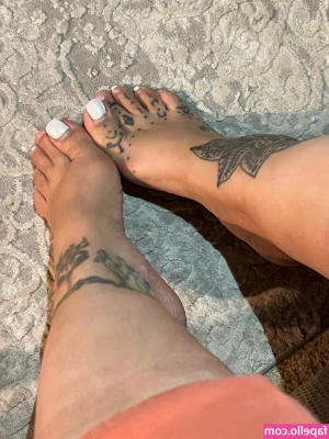 Scarlett Cakez [ scarlett-cakez ] - Enjoying the last week of summer around here     Aproveitando os