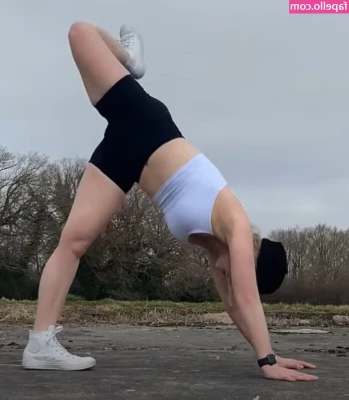 Mira Szalma [ mira-szalma-1 ] - spread my delicious pussy lips 🥵