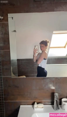 Mira Szalma [ mira-szalma-1 ] - Am I considered a bad bitch