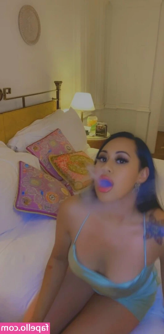 TonganBeauty - I'm very pleased that you wrote about the sides you like about me💋