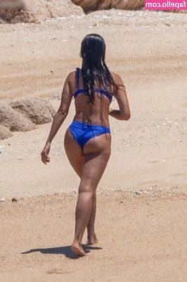 Eiza González [ eiza-gonzlez ] - Quick morning stroke Good morning y all