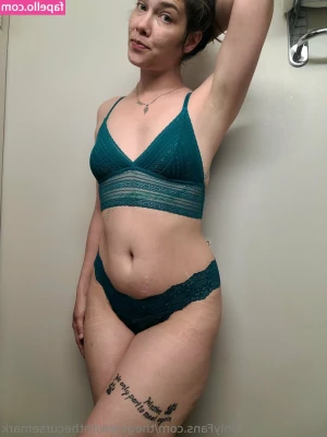 thegirlewiththecursemark - Blauw 💙💙 Neuk mij lekker vanavond 🥵⚠️🍆💦