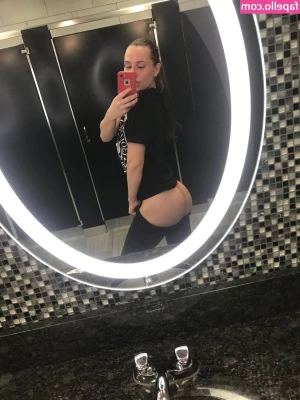 aidrafox - Uh oh my Girl cock is out I hope you don’t suck it 🙄😉