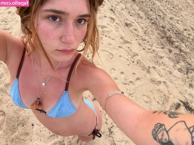 Gab Ferreira [ gab-ferreira ] - What kind of fetish content do you wanna see from me?