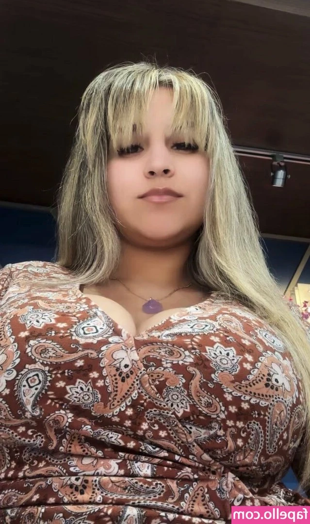 Sxynay - Do Asians really have tight vaginas? Check out my pussy!