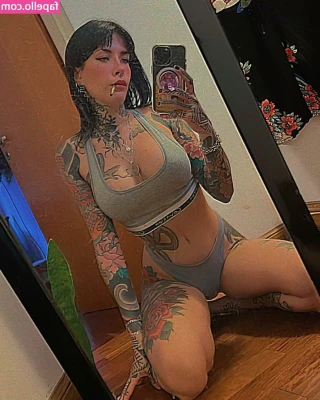 uglybandito - Anyone need a new secretary?🙋🏼‍♀️