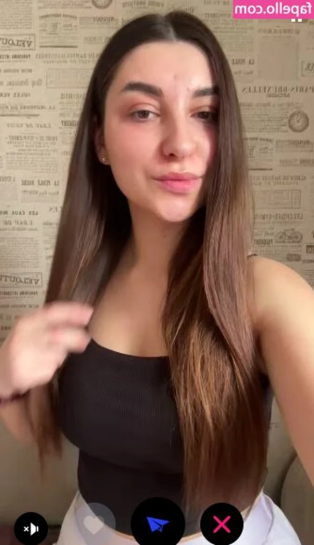 Videos Coomeet [ videos-coomeet ] - In our DMs now, come watch me get comfy and sip on a smoke 🚬