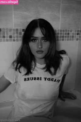eva.dreamvip [ eva-dreamvip ] - Dont you just wish you could slide in behind me?